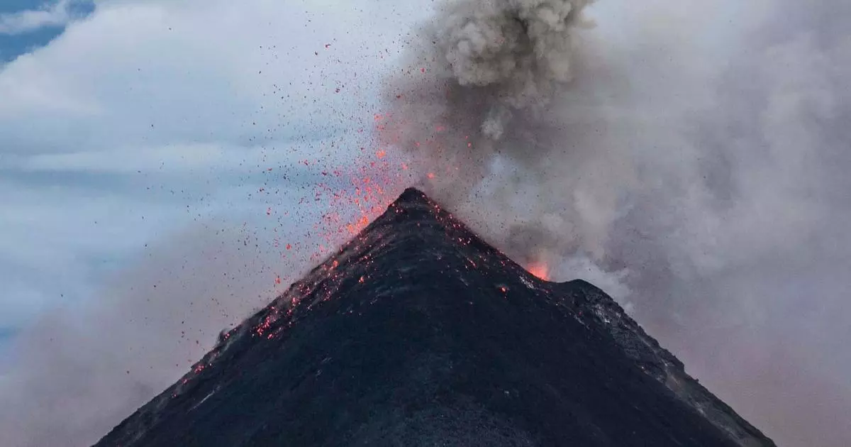 vulcão em erupção